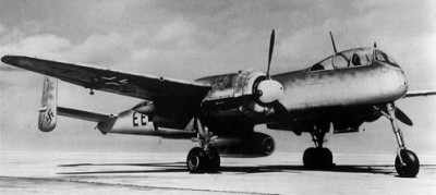 Heinkel He 219 V14 s podvenm motorem BMW 003 na pili